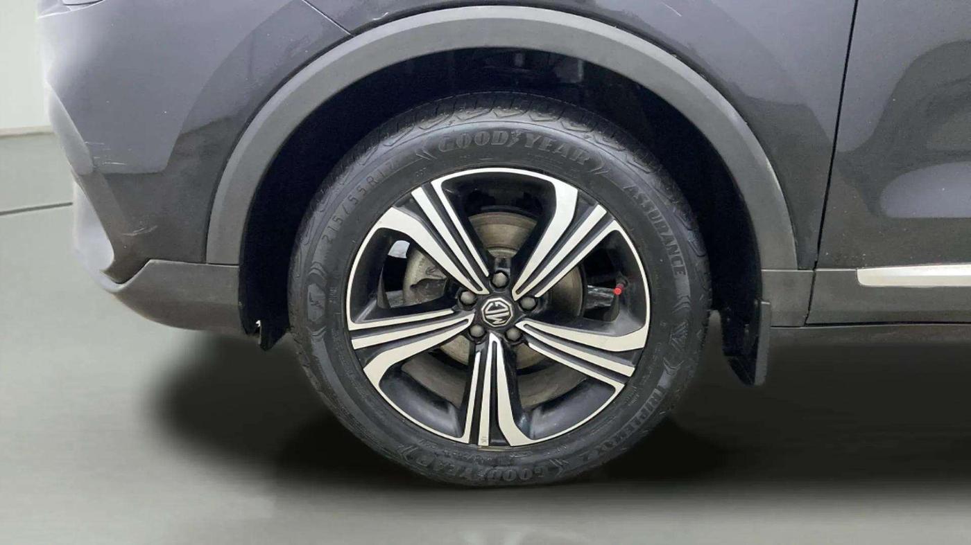 2023 MG ASTOR SHARP 1.5 MT, Petrol, Manual, 18,086 km, Left Front Wheel