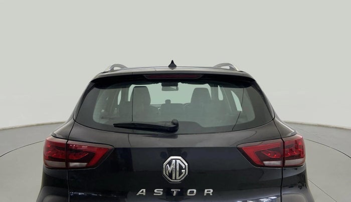 2023 MG ASTOR SHARP 1.5 MT, Petrol, Manual, 18,057 km, Rear Windshield