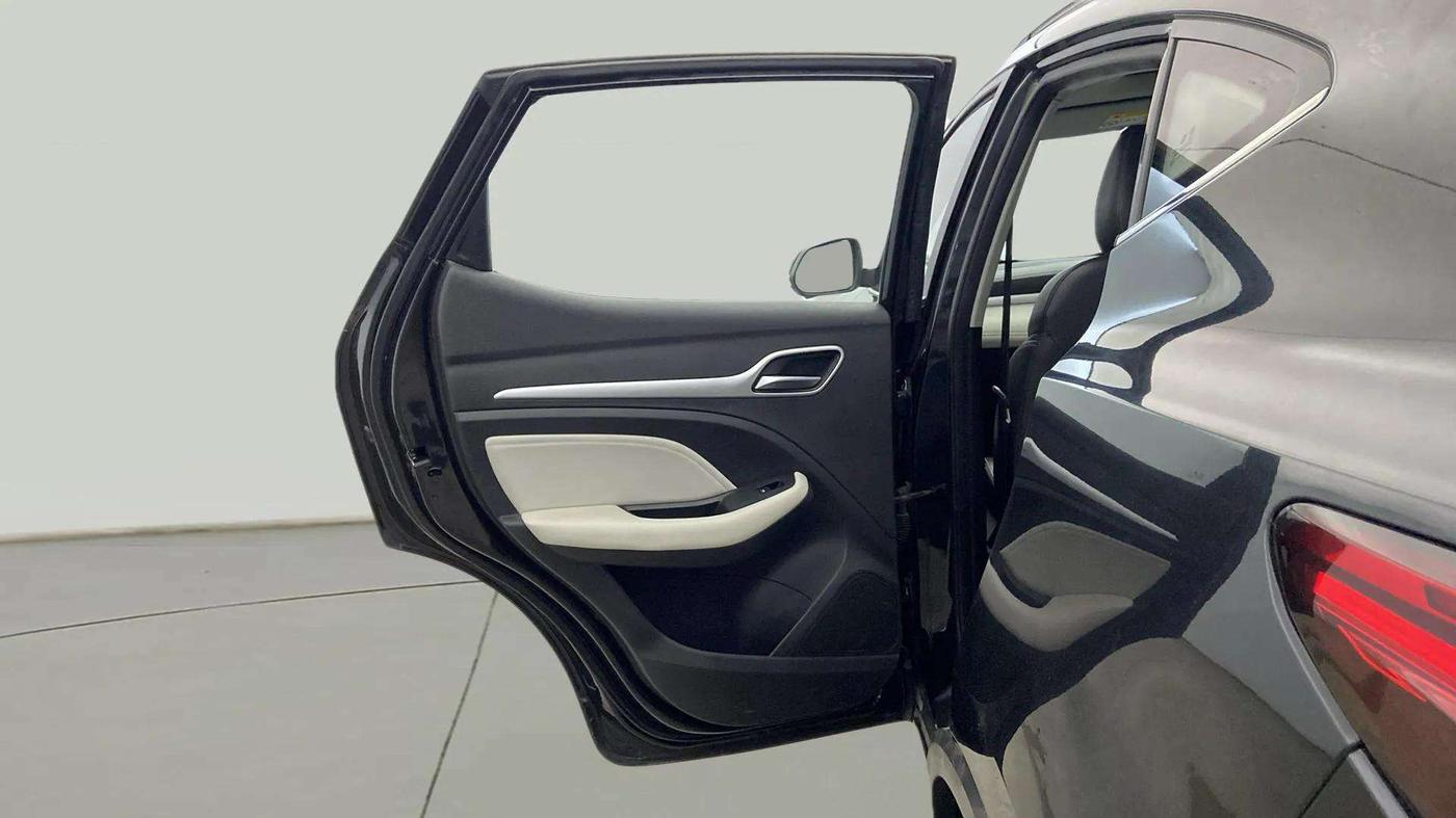 2023 MG ASTOR SHARP 1.5 MT, Petrol, Manual, 18,086 km, LHS Rear Door