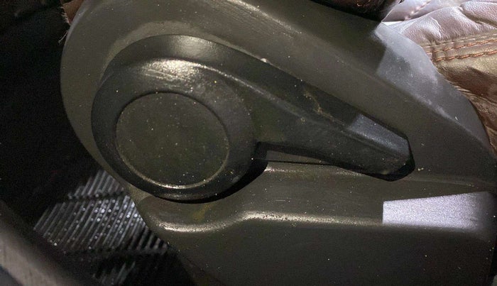 2022 Tata ALTROZ XE PETROL, Petrol, Manual, 47,859 km, Driver Side Adjustment Panel