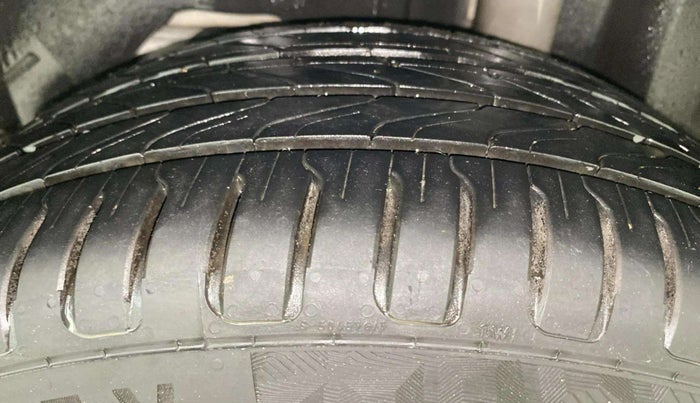 2020 Ford New Figo TITANIUM BLU 1.2 PETROL, Petrol, Manual, 87,705 km, Left Rear Tyre Tread