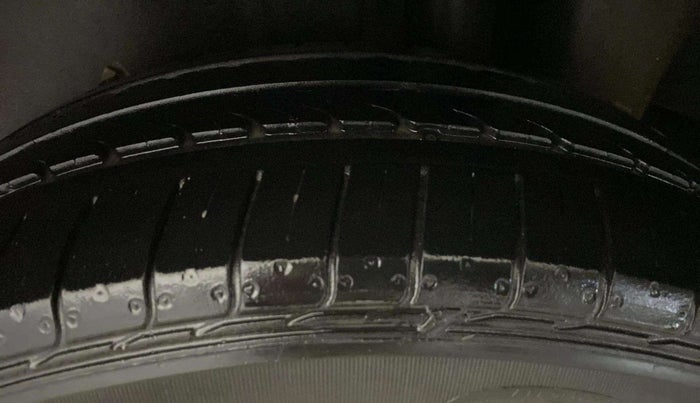 2021 Maruti Ciaz DELTA AT 1.5 SHVS PETROL, Petrol, Automatic, 47,024 km, Left Rear Tyre Tread