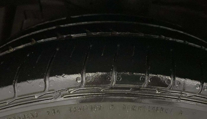2021 Maruti Ciaz DELTA AT 1.5 SHVS PETROL, Petrol, Automatic, 47,024 km, Left Front Tyre Tread