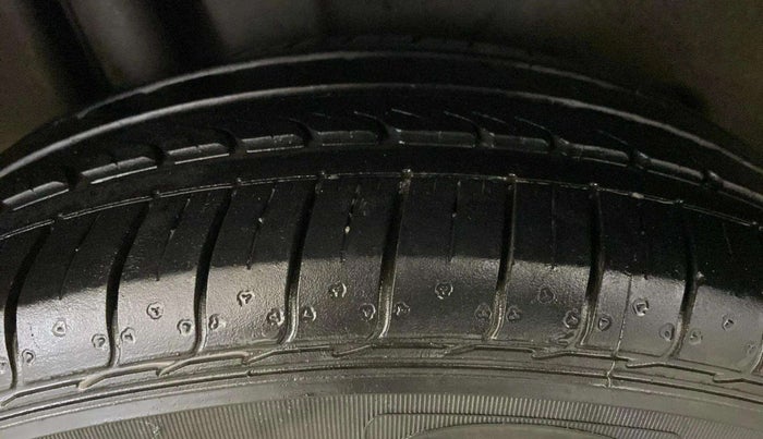 2021 Maruti Ciaz DELTA AT 1.5 SHVS PETROL, Petrol, Automatic, 47,024 km, Right Rear Tyre Tread