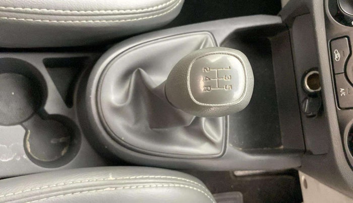 2022 Hyundai GRAND I10 NIOS ERA 1.2 KAPPA VTVT, Petrol, Manual, 32,708 km, Gear Lever
