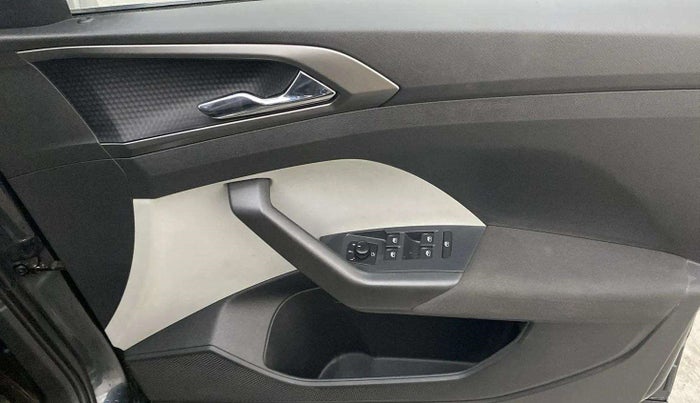 2022 Skoda KUSHAQ AMBITION 1.0L TSI MT, Petrol, Manual, 17,164 km, Driver Side Door Panels Control