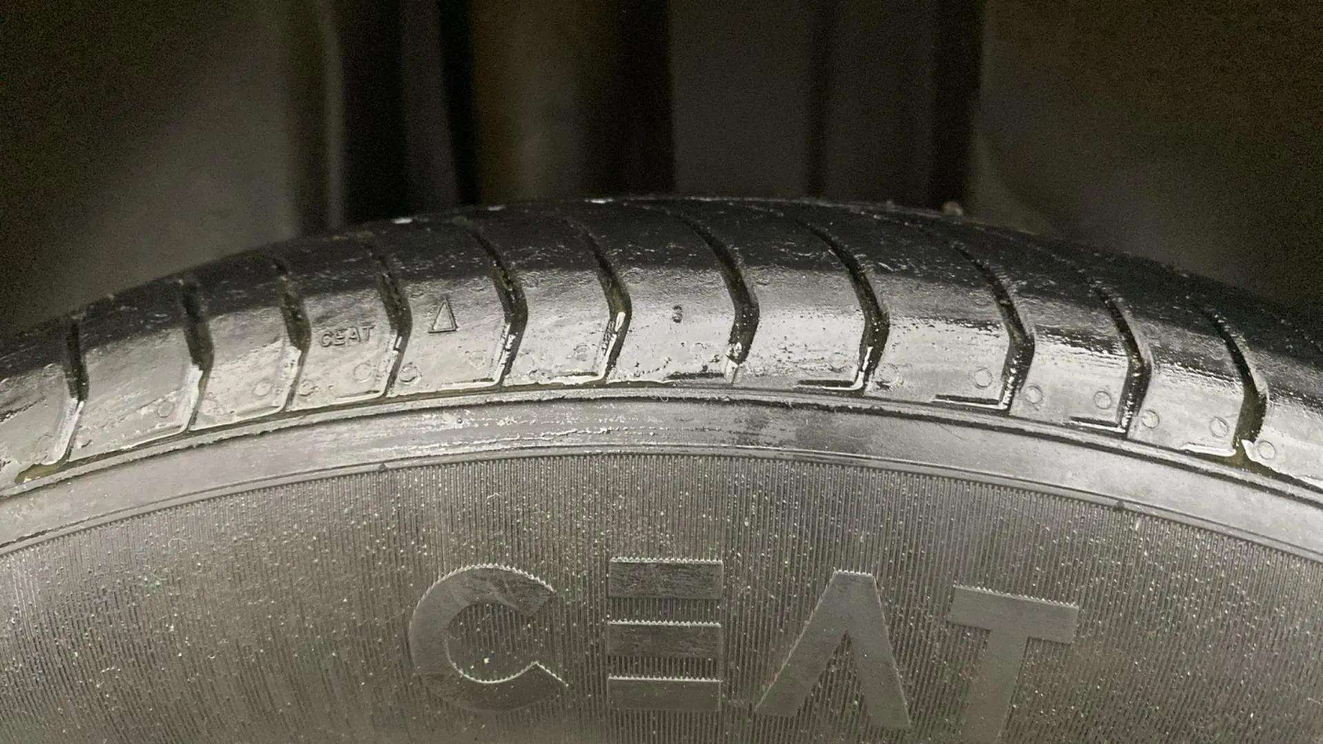 RHS-Rear-Tyre-Tread-19
