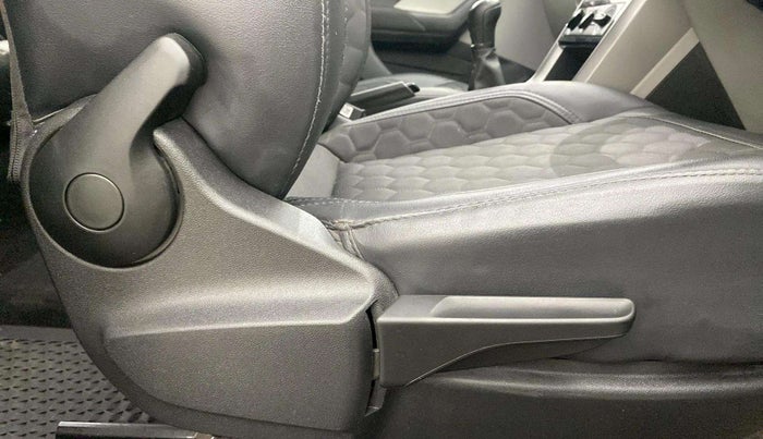 2022 Skoda KUSHAQ AMBITION 1.0L TSI MT, Petrol, Manual, 17,164 km, Driver Side Adjustment Panel