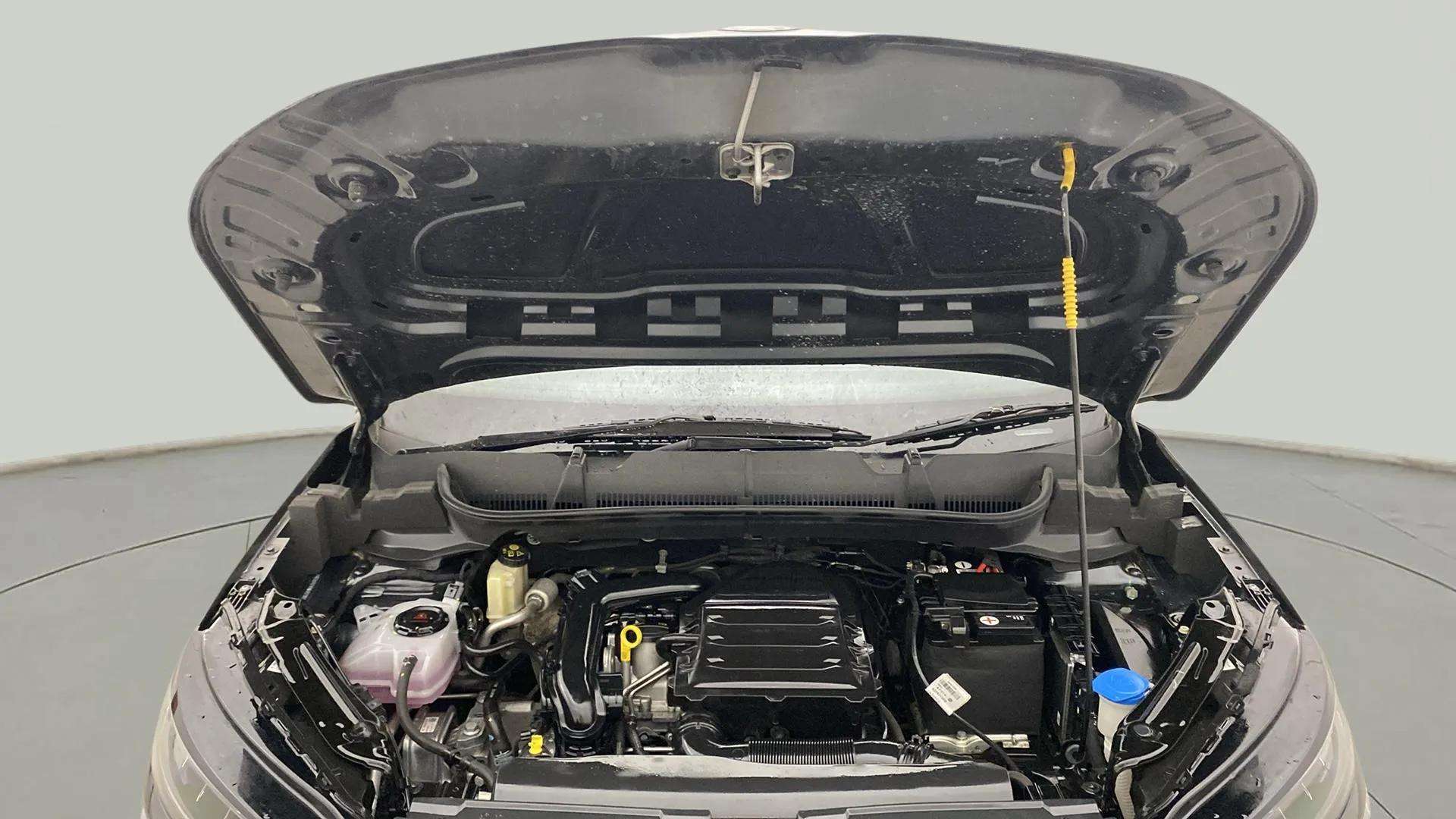 Engine-Full-View-With-Bonnet-Open-13