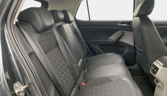 2022 Skoda KUSHAQ AMBITION 1.0L TSI MT, Petrol, Manual, 17,164 km, Right Side Rear Door Cabin