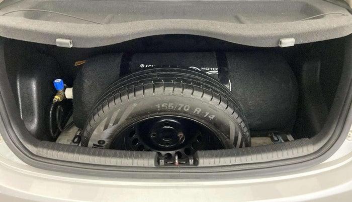 2016 Hyundai Grand i10 SPORTZ 1.2 KAPPA VTVT, CNG, Manual, 87,119 km, Boot Inside