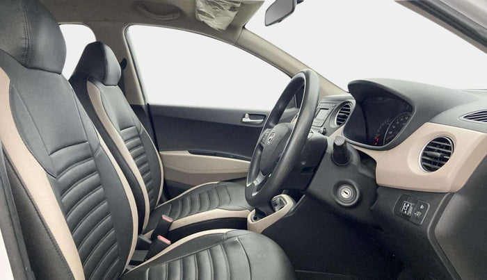 2016 Hyundai Grand i10 SPORTZ 1.2 KAPPA VTVT, CNG, Manual, 87,119 km, Right Side Front Door Cabin