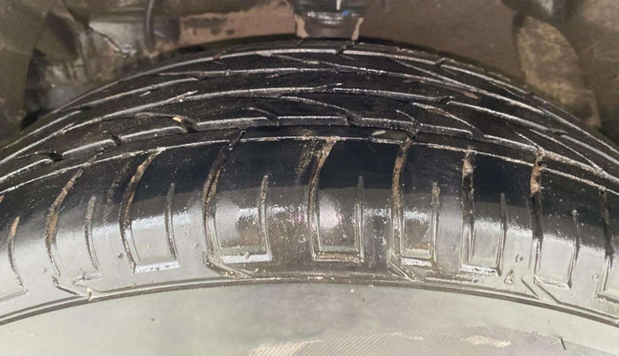 2023 Mahindra XUV300 W8 (O) 1.2 PETROL, Petrol, Manual, 11,729 km, Left Front Tyre Tread