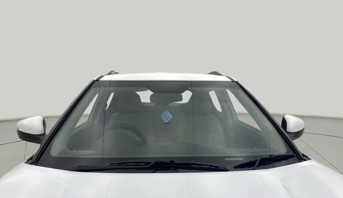 2023 Mahindra XUV300 W8 (O) 1.2 PETROL, Petrol, Manual, 11,729 km, Front Windshield