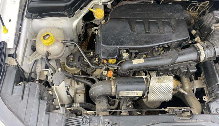 2023 Mahindra XUV300 W8 (O) 1.2 PETROL, Petrol, Manual, 11,729 km, Engine View - Right