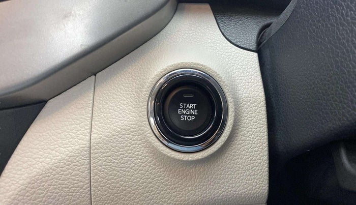 2023 Mahindra XUV300 W8 (O) 1.2 PETROL, Petrol, Manual, 11,729 km, Keyless Start/ Stop Button