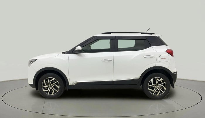 2023 Mahindra XUV300 W8 (O) 1.2 PETROL, Petrol, Manual, 11,729 km, Left Side