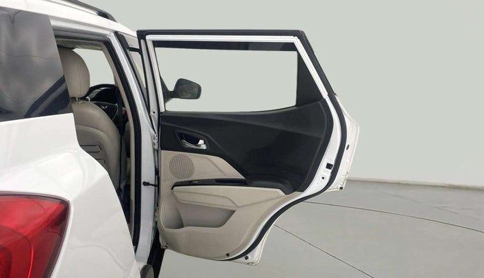 2023 Mahindra XUV300 W8 (O) 1.2 PETROL, Petrol, Manual, 11,729 km, RHS Rear Door