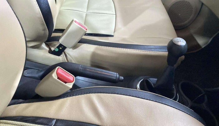 2014 Honda Mobilio 1.5L I-VTEC S, Petrol, Manual, 40,886 km, Gear Lever