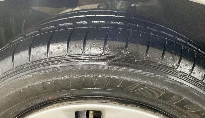 2014 Honda Mobilio 1.5L I-VTEC S, Petrol, Manual, 40,886 km, Left Rear Tyre Tread
