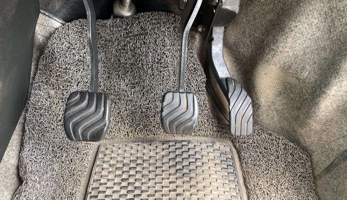 2019 Renault TRIBER RXT, Petrol, Manual, 64,704 km, Pedals