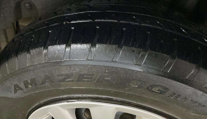 2013 Maruti Swift Dzire VXI, Petrol, Manual, 1,12,077 km, Right Rear Tyre Tread