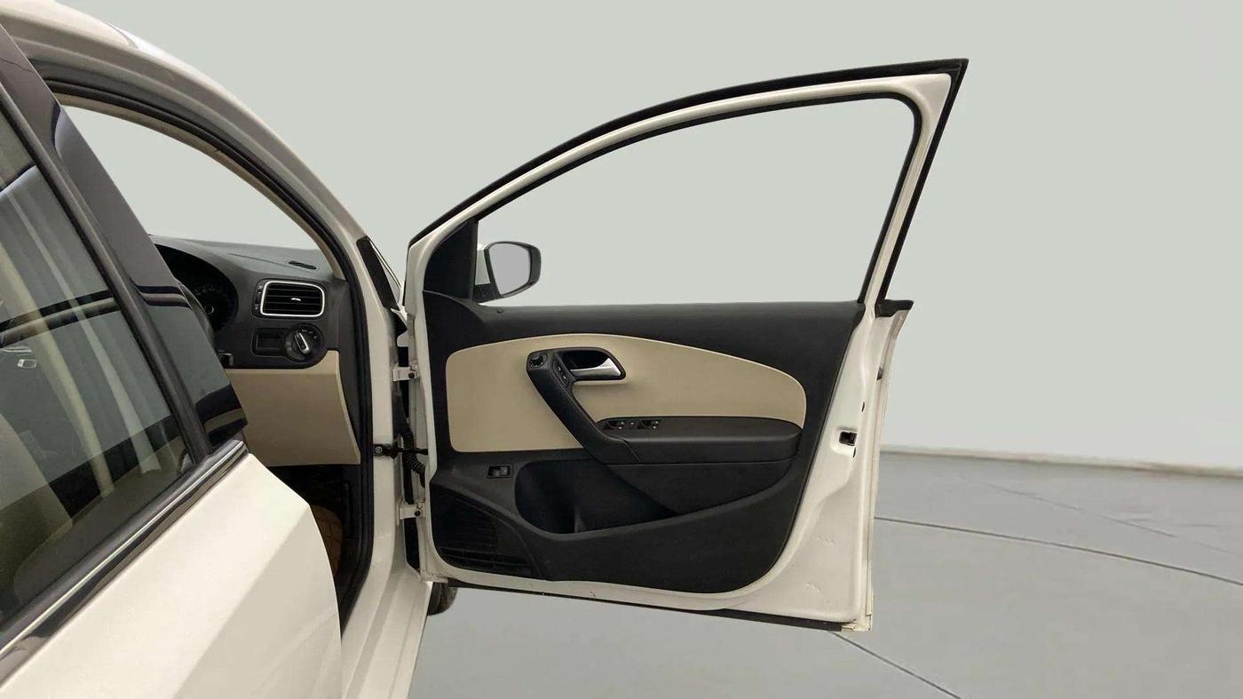 2019 Volkswagen Vento 1.2 TSI HIGHLINE PLUS AT, Petrol, Automatic, 48,130 km, RHS Front Door