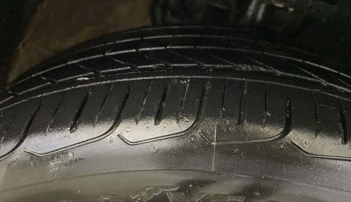 2019 Volkswagen Vento 1.2 TSI HIGHLINE PLUS AT, Petrol, Automatic, 48,130 km, Right Front Tyre Tread