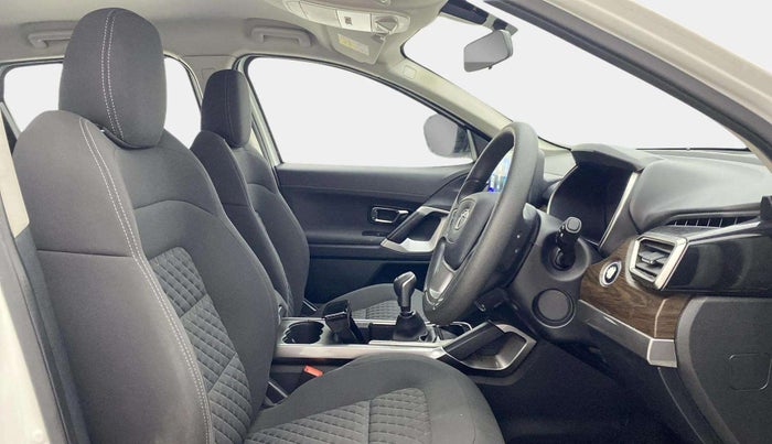 2020 Tata Harrier XT 2.0L KRYOTEC, Diesel, Manual, 50,636 km, Right Side Front Door Cabin