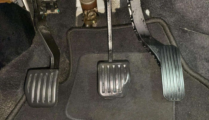 2020 Tata Harrier XT 2.0L KRYOTEC, Diesel, Manual, 50,636 km, Pedals
