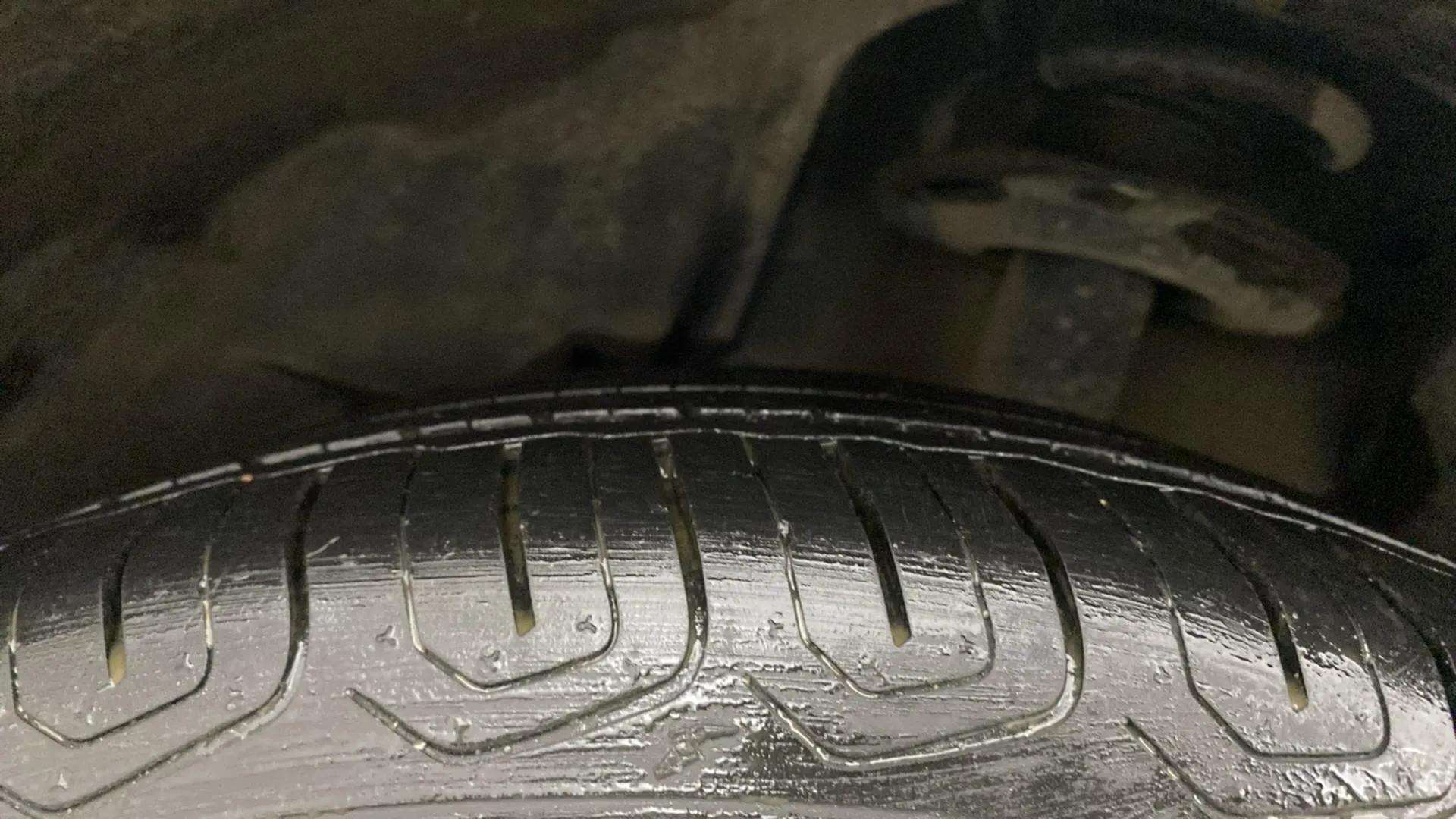 LHS-Front-Tyre-Tread-20