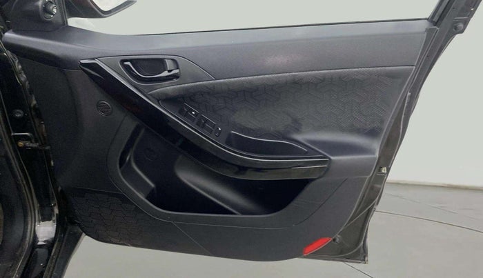 2023 Tata NEXON XZ PLUS LUX SUNROOF RED DARK PETROL, Petrol, Manual, 16,454 km, Driver Side Door Panels Control