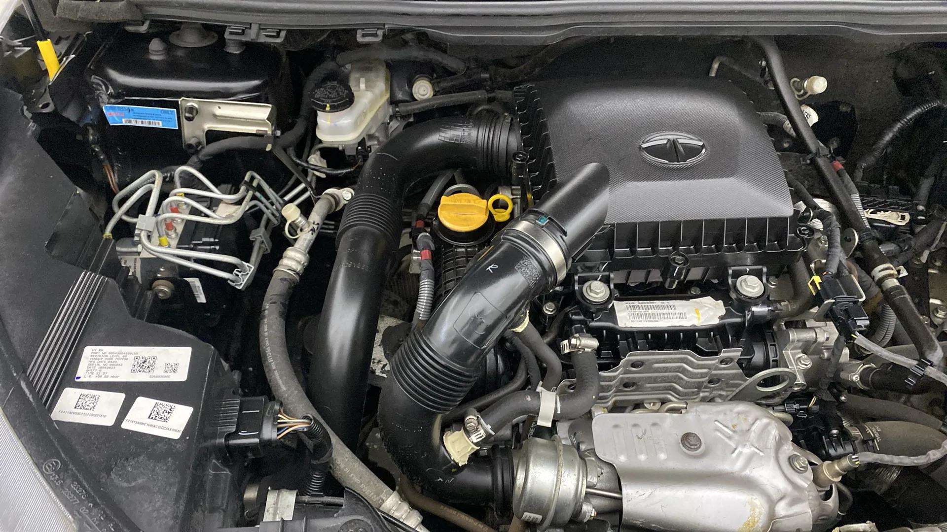 Engine-Right-Aligned--11