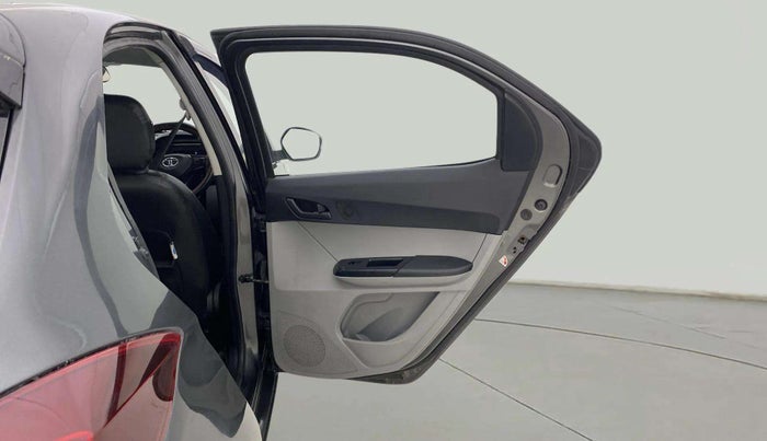 2022 Tata Tiago XT PETROL, CNG, Manual, 33,348 km, RHS Rear Door