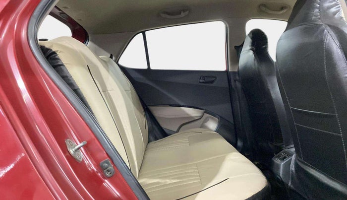 2017 Hyundai Grand i10 MAGNA 1.2 KAPPA VTVT, CNG, Manual, 67,185 km, Right Side Rear Door Cabin