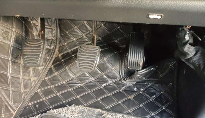 2022 Mahindra Thar LX HT PETROL 4WD MT, Petrol, Manual, 33,159 km, Pedals