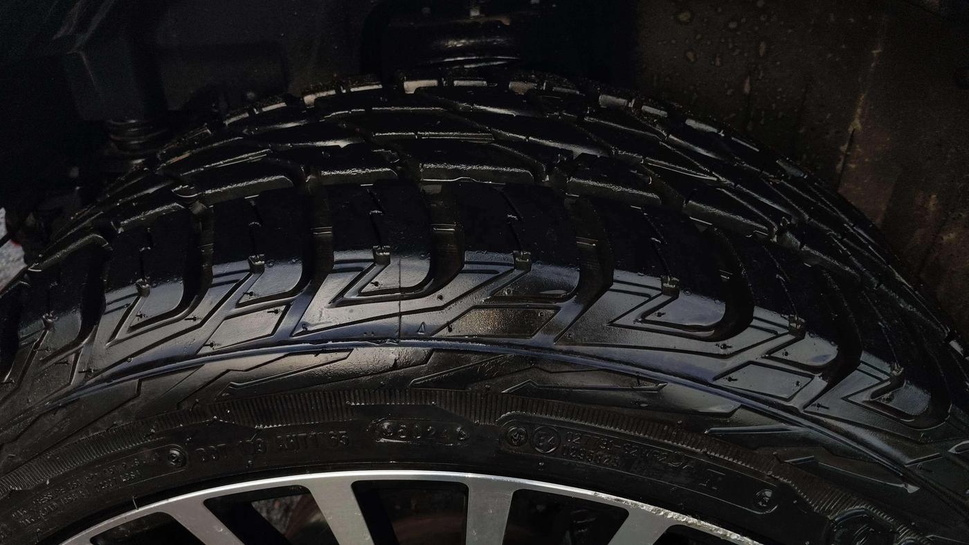 2022 Mahindra Thar LX HT PETROL 4WD MT, Petrol, Manual, 33,159 km, Left Front Tyre Tread