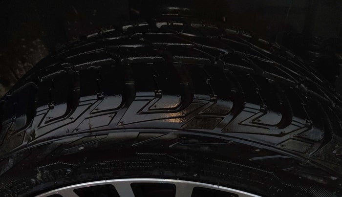 2022 Mahindra Thar LX HT PETROL 4WD MT, Petrol, Manual, 33,159 km, Right Front Tyre Tread
