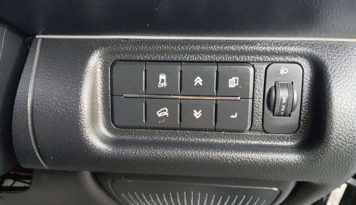 2022 Mahindra Thar LX HT PETROL 4WD MT, Petrol, Manual, 33,159 km, Adaptive Cruise Control