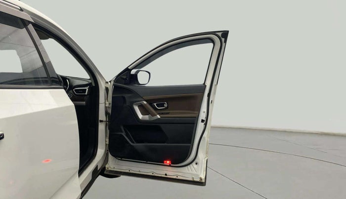 2022 Tata Harrier XZ PLUS 2.0L, Diesel, Manual, 87,204 km, RHS Front Door