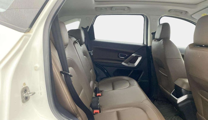 2022 Tata Harrier XZ PLUS 2.0L, Diesel, Manual, 87,204 km, Right Side Rear Door Cabin