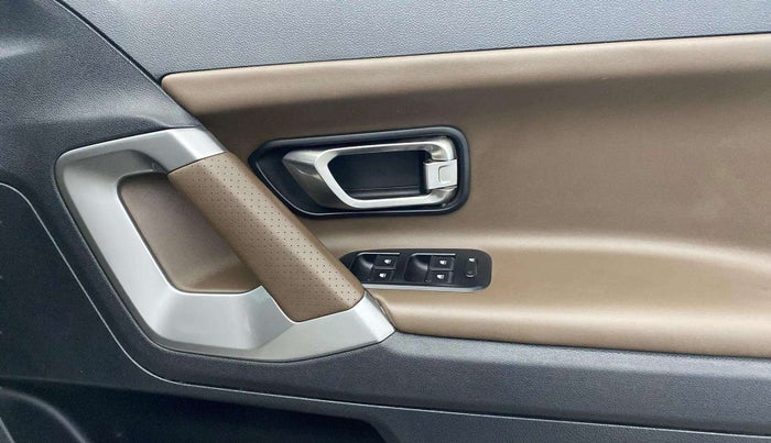 2022 Tata Harrier XZ PLUS 2.0L, Diesel, Manual, 87,204 km, Driver Side Door Panels Control
