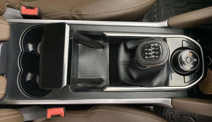 2022 Tata Harrier XZ PLUS 2.0L, Diesel, Manual, 87,204 km, Gear Lever