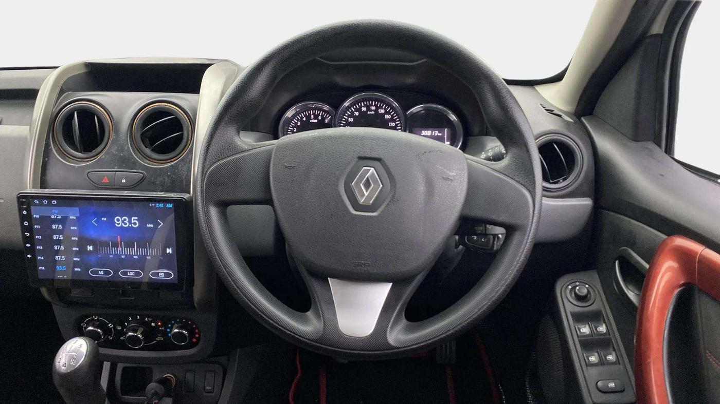 2017 Renault Duster 85 PS RXS MT DIESEL, Diesel, Manual, 39,131 km, Steering Wheel Close Up