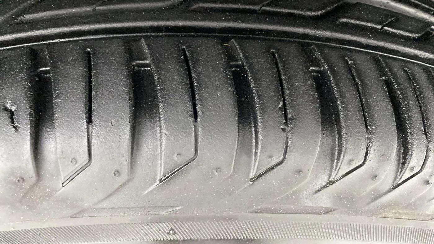 2017 Renault Duster 85 PS RXS MT DIESEL, Diesel, Manual, 39,131 km, Right Front Tyre Tread