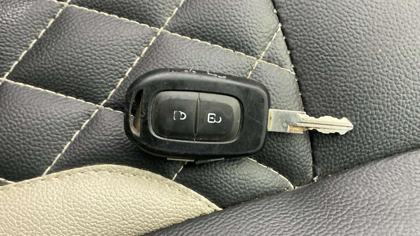 2017 Renault Duster 85 PS RXS MT DIESEL, Diesel, Manual, 39,131 km, Key Close Up
