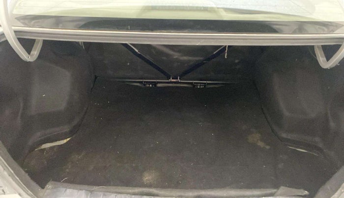 2014 Toyota Etios G, Petrol, Manual, 74,557 km, Boot Inside