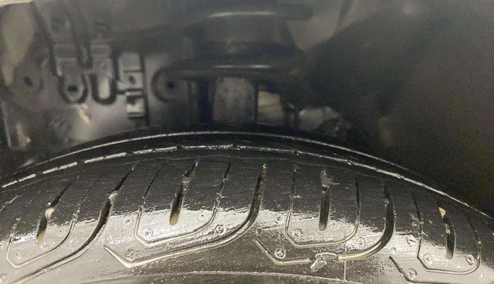 2014 Toyota Etios G, Petrol, Manual, 74,557 km, Left Front Tyre Tread