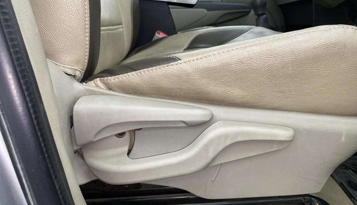 2014 Toyota Etios G, Petrol, Manual, 74,557 km, Driver Side Adjustment Panel