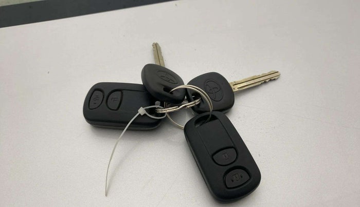2014 Toyota Etios G, Petrol, Manual, 74,557 km, Key Close Up